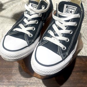 Chuck Taylor Converse➖Size 6/Black/Like New